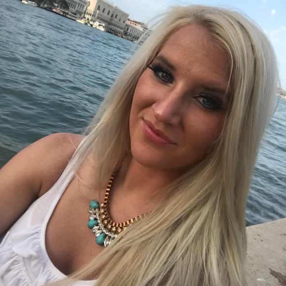 Meet your Posher, Brittany - Picture 1 of 1